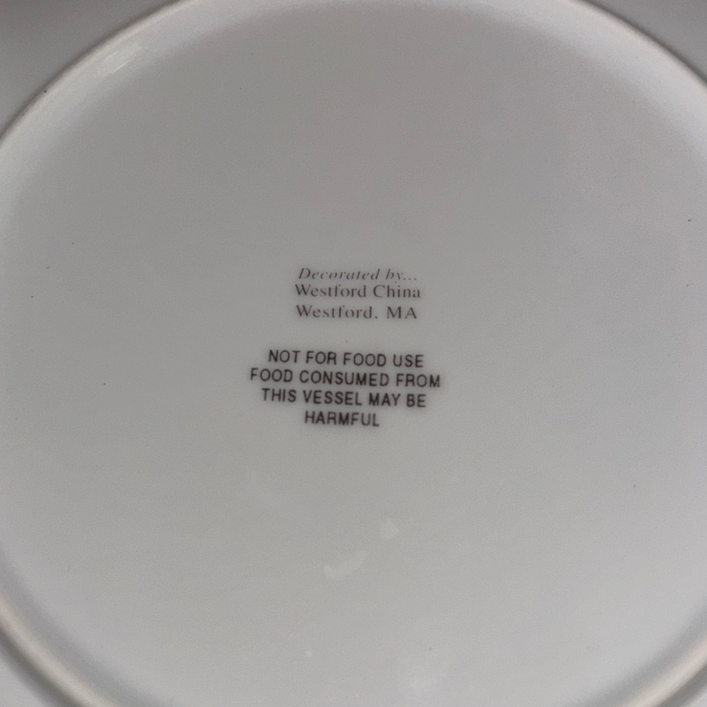 1998 The Black Dog Holiday Plate - Picture 3 of 6